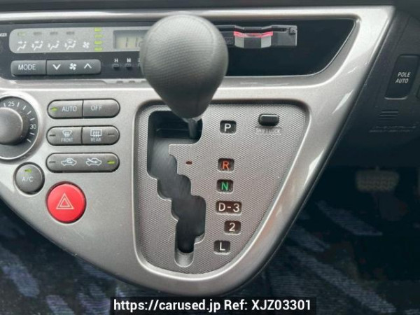 Used 2004 AT toyota wish ZNE10G Image[27]