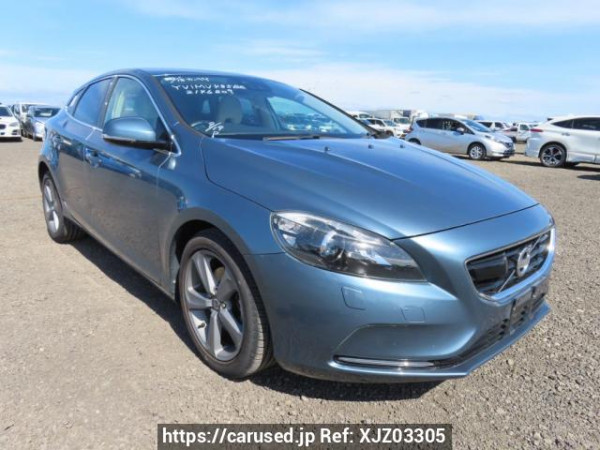 Used 2014 AT volvo v40 MB4164T Image[0]