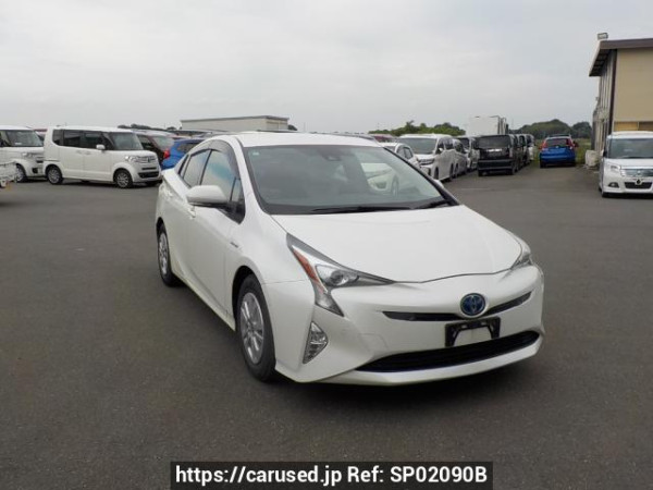 Used 2017 AT toyota prius ZVW50 Image[0]