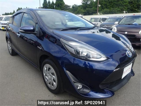 Used 2018 AT toyota aqua NHP10 Image[2]