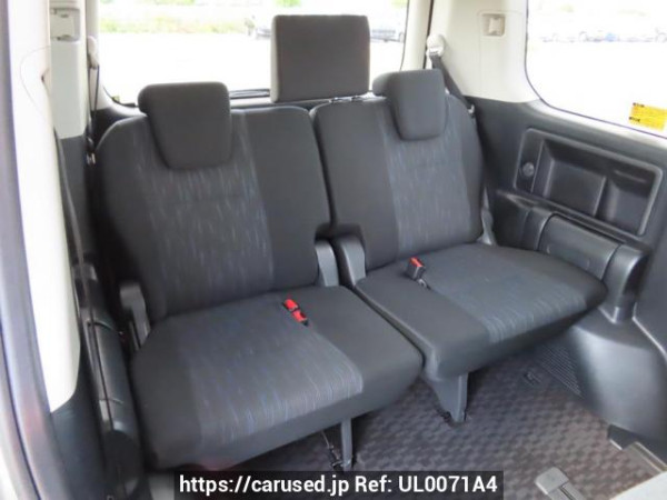 Used 2011 AT toyota voxy ZRR70W Image[20]