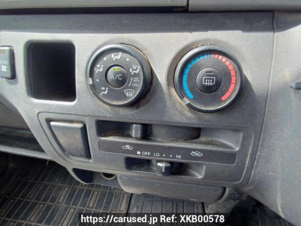 Used 2004 AT toyota hiace-van KDH205V Image[26]