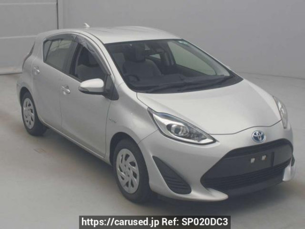 Used 2018 AT toyota aqua NHP10 Image[2]