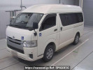 Toyota Regiusace Van KDH206V