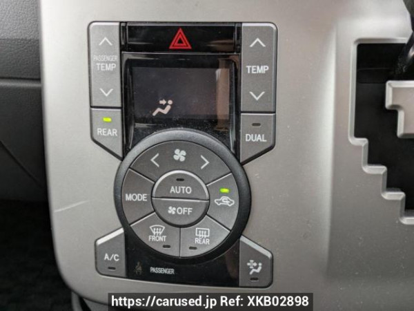 Used 2007 AT toyota noah ZRR70G Image[28]