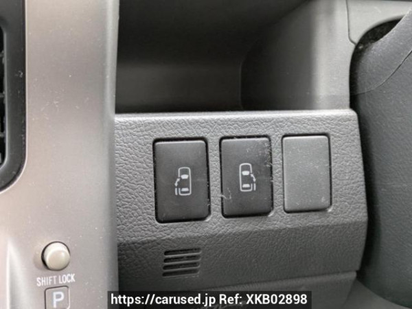 Used 2007 AT toyota noah ZRR70G Image[30]