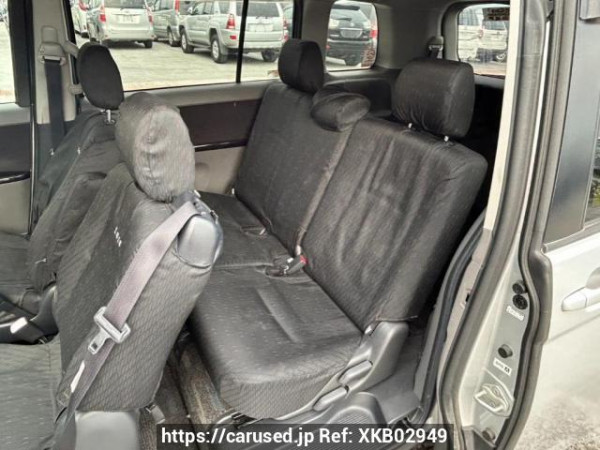 Used 2005 AT toyota isis ZNM10W Image[15]