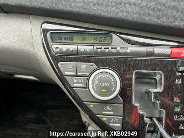 Used 2005 AT toyota isis ZNM10W Image[26]