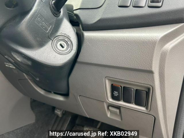 Used 2005 AT toyota isis ZNM10W Image[29]