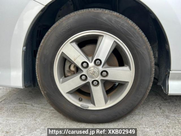 Used 2005 AT toyota isis ZNM10W Image[32]