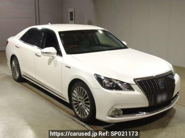 Used 2013 AT toyota crown-majesta GWS214 Image[2]