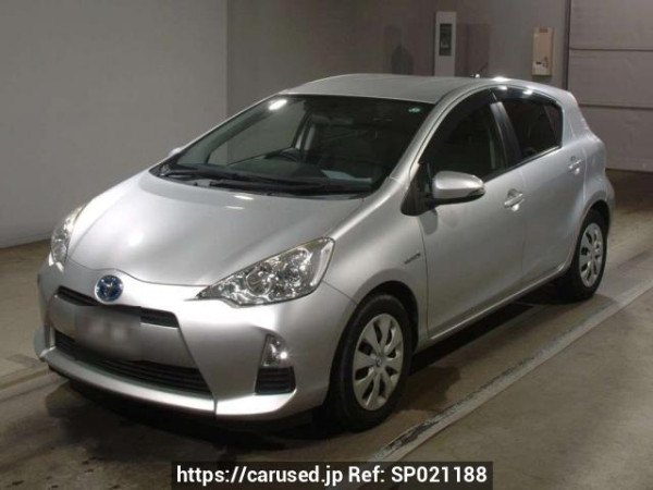 Used 2012 AT toyota aqua NHP10 Image[0]