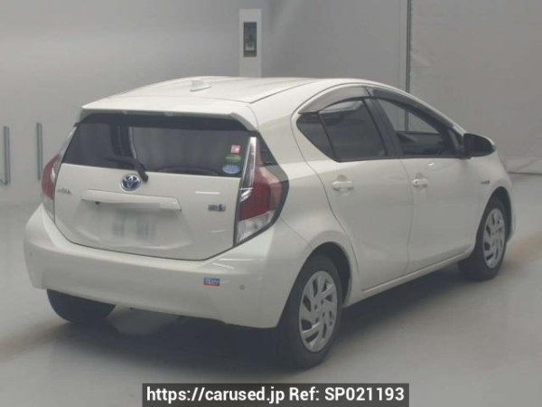 Used 2015 AT toyota aqua NHP10 Image[1]