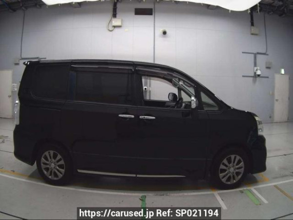 Used 2013 AT toyota voxy ZRR70W Image[2]