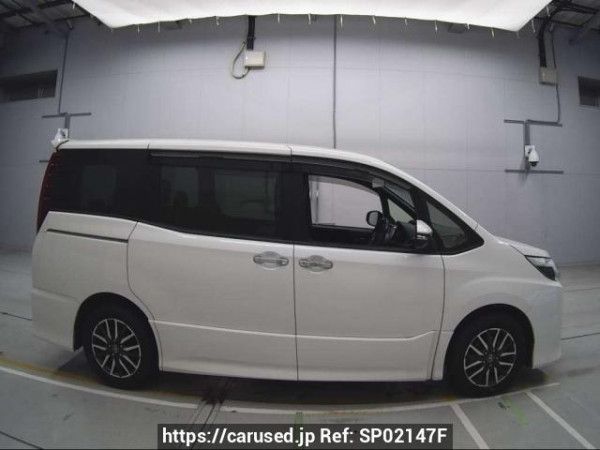 Used 2017 AT toyota noah ZRR80W Image[2]