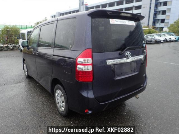 Used 2010 AT toyota noah ZRR75G Image[3]
