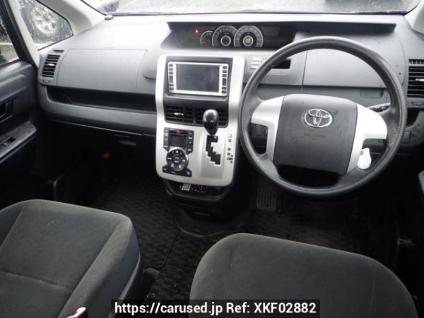 Used 2010 AT toyota noah ZRR75G Image[16]