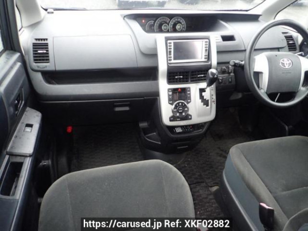 Used 2010 AT toyota noah ZRR75G Image[17]