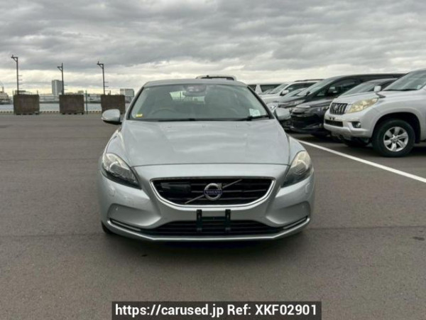 Used 2013 AT volvo v40 MB4164T Image[1]