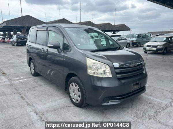Used 2009 AT toyota noah ZRR70G Image[0]
