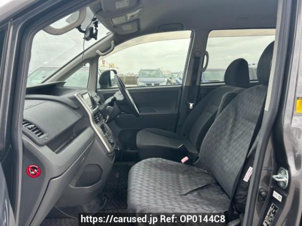 Used 2009 AT toyota noah ZRR70G Image[13]