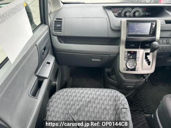 Used 2009 AT toyota noah ZRR70G Image[20]