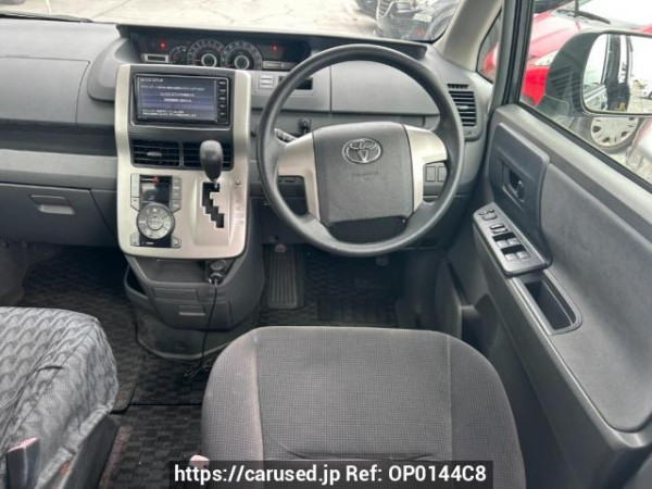 Used 2009 AT toyota noah ZRR70G Image[21]