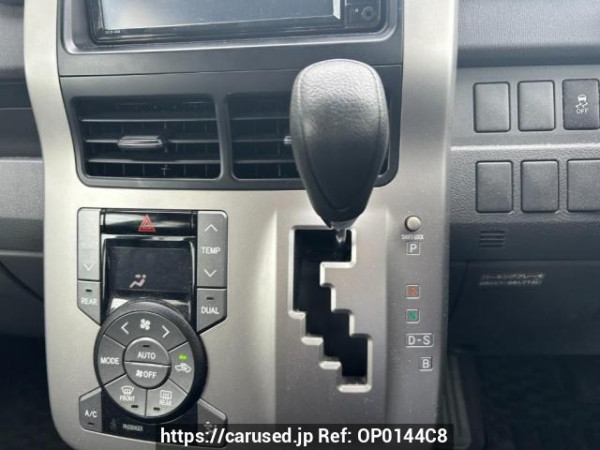 Used 2009 AT toyota noah ZRR70G Image[27]