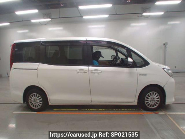 Used 2014 AT toyota noah ZWR80G Image[2]