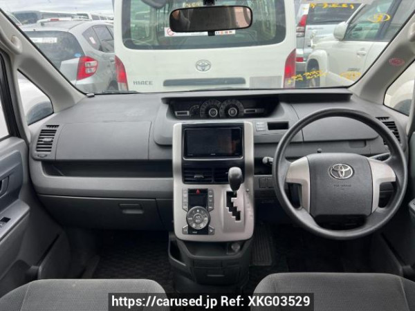 Used 2007 AT toyota noah ZRR70G Image[14]