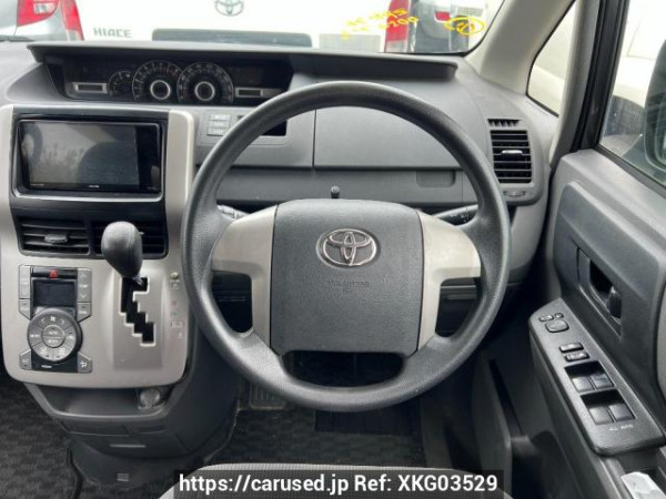 Used 2007 AT toyota noah ZRR70G Image[17]
