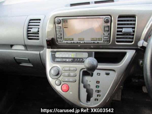 Used 2004 AT toyota wish ZNE10G Image[23]