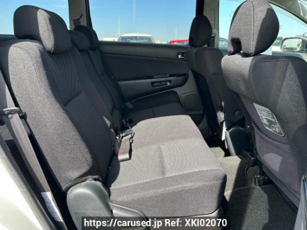 Used 2004 AT toyota wish ZNE14G Image[14]