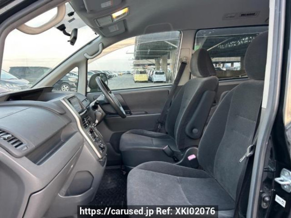 Used 2008 AT toyota voxy ZRR75G Image[14]