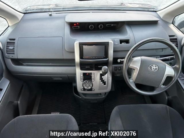 Used 2008 AT toyota voxy ZRR75G Image[19]