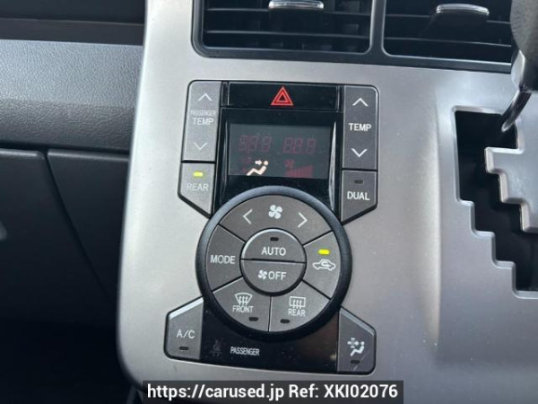 Used 2008 AT toyota voxy ZRR75G Image[27]