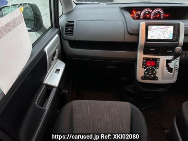 Used 2010 AT toyota voxy ZRR75W Image[19]