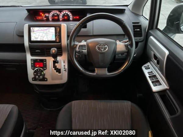 Used 2010 AT toyota voxy ZRR75W Image[20]