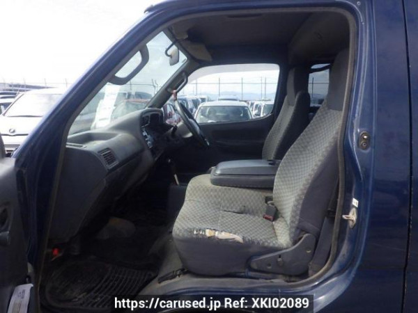 Used 2004 AT toyota hiace-van TRH112V Image[12]