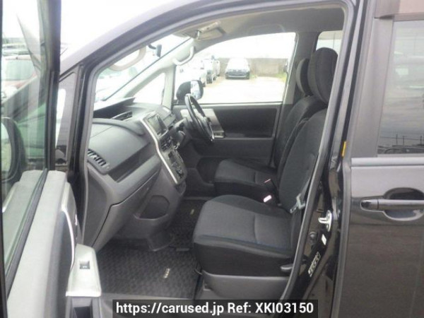 Used 2008 AT toyota voxy ZRR70W Image[12]