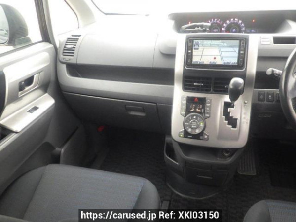 Used 2008 AT toyota voxy ZRR70W Image[17]