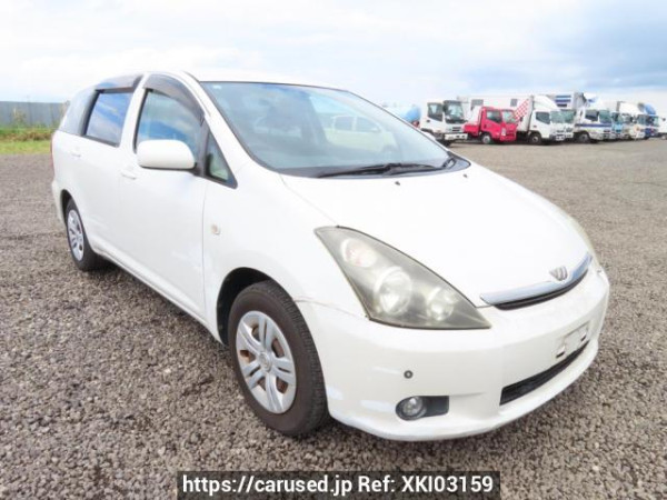 Used 2004 AT toyota wish ZNE10G Image[0]