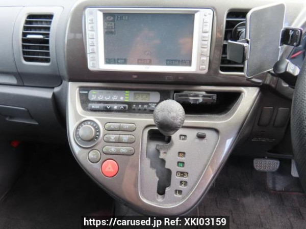 Used 2004 AT toyota wish ZNE10G Image[25]