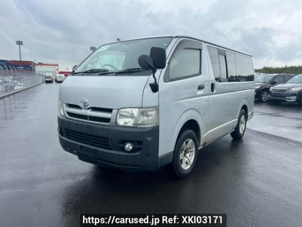 Used 2005 MT toyota regiusace-van KDH205V Image[2]