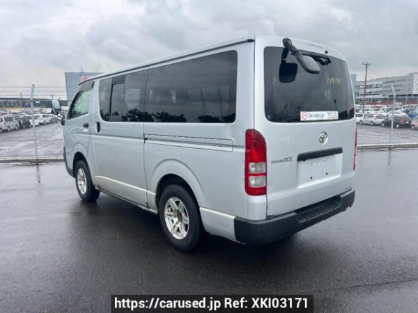 Used 2005 MT toyota regiusace-van KDH205V Image[4]