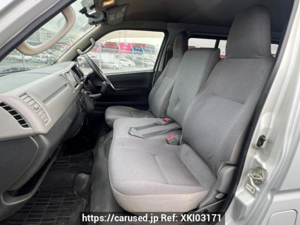 Used 2005 MT toyota regiusace-van KDH205V Image[14]