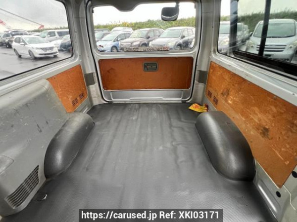 Used 2005 MT toyota regiusace-van KDH205V Image[16]