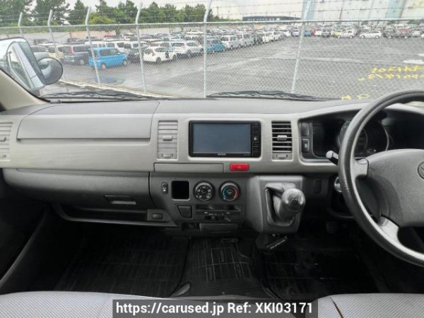 Used 2005 MT toyota regiusace-van KDH205V Image[19]