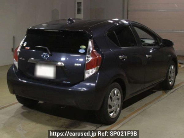 Used 2015 AT toyota aqua NHP10 Image[1]