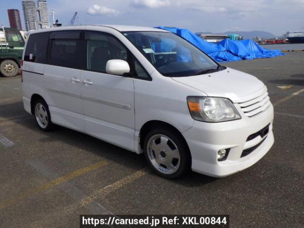 Used 2002 AT toyota noah AZR60G Image[0]
